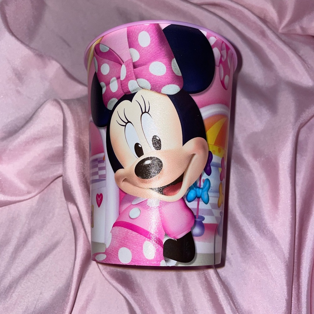 Minnie mouse and daisy plastic cup